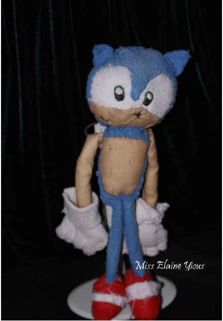 Sonic Plushie! by misselaineyious