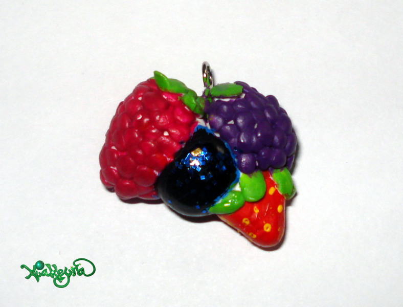 berries charm by Xiakeyra