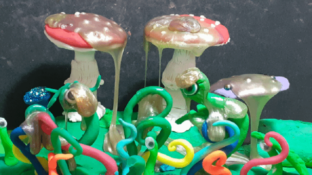 Mushrooms animation by Xiakeyra