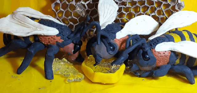 Bees making honey clay animation by Xiakeyra
